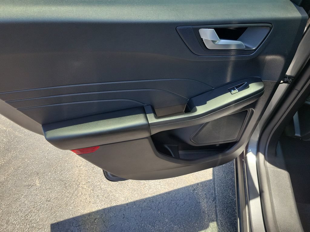 Used 2023 Ford Escape Platinum FWD image 18