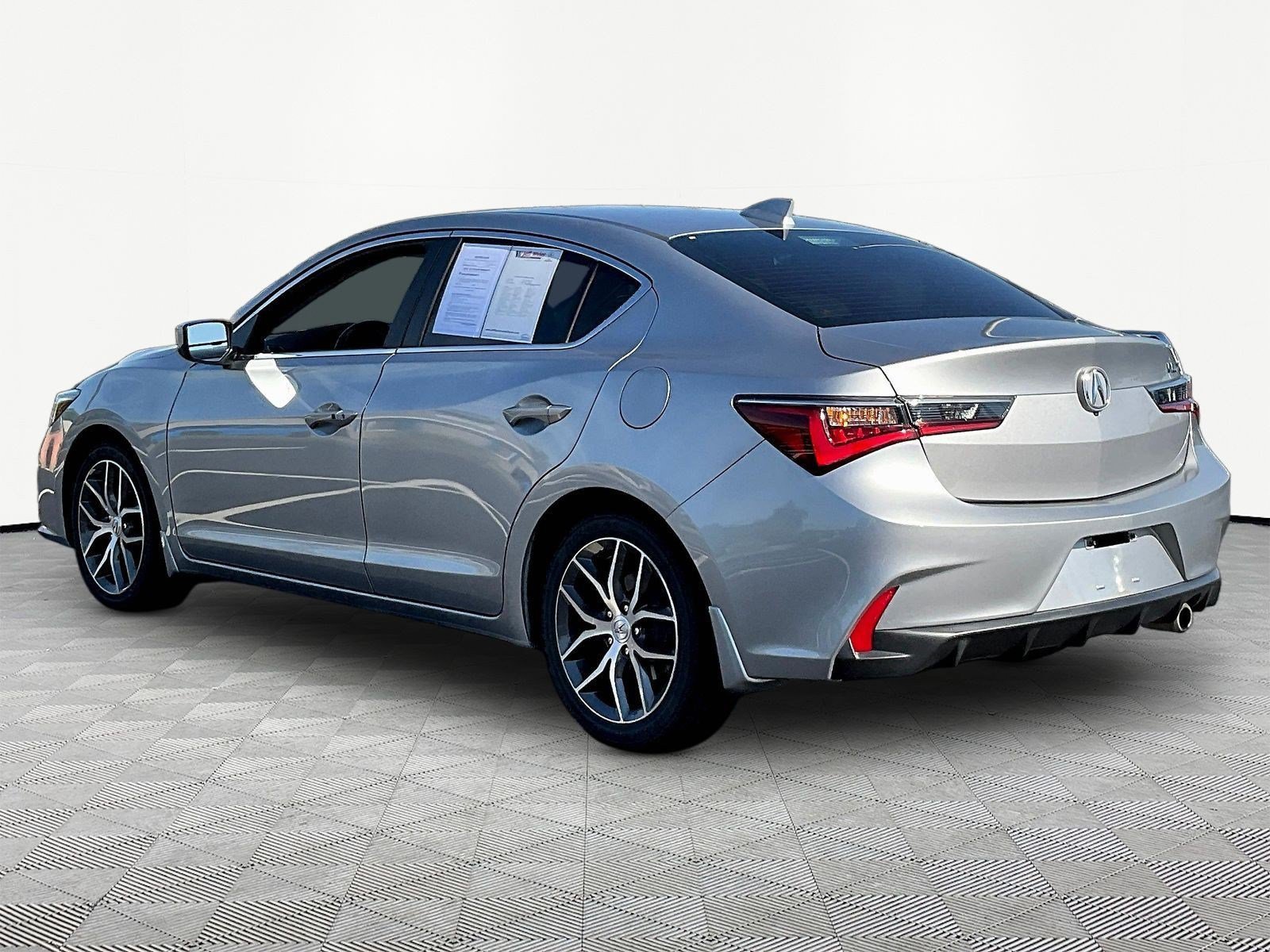 Used 2022 Acura ILX w/ Premium Package FWD image 4