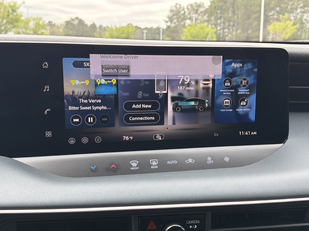 New 2026 Nissan Leaf w/ Illuminated Package FWD image 4