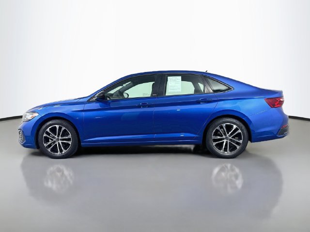 Used 2024 Volkswagen Jetta Sport FWD image 4