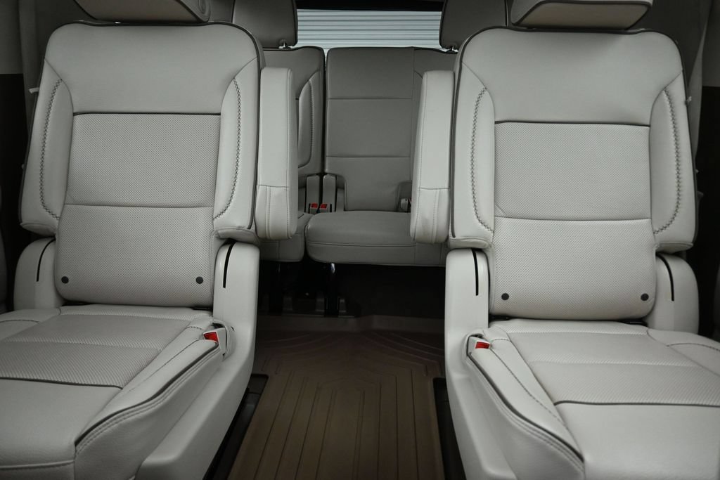 Used 2023 GMC Yukon XL Denali AWD/4WD image 35