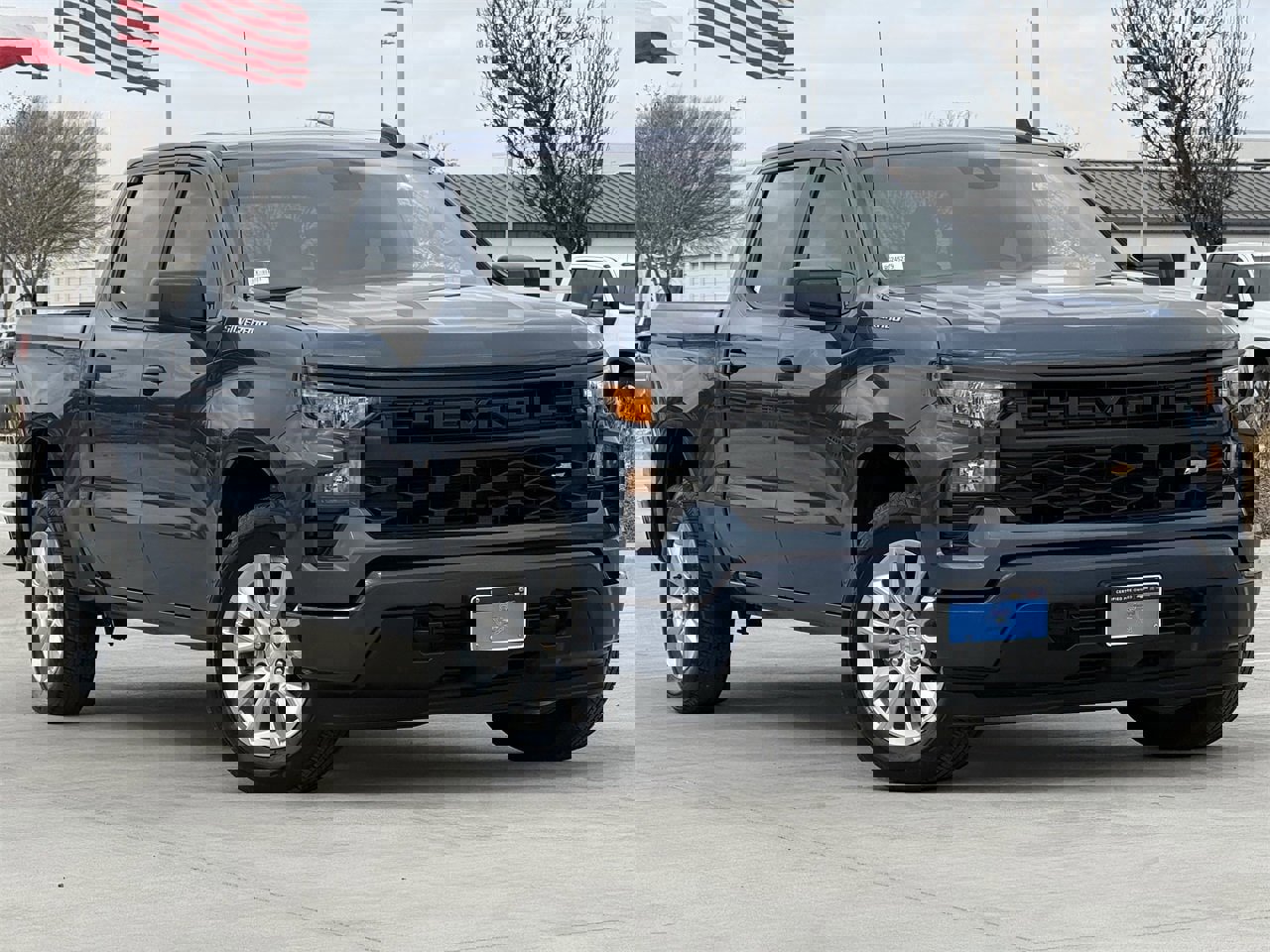 Used 2024 Chevrolet Silverado 1500 Custom image 2