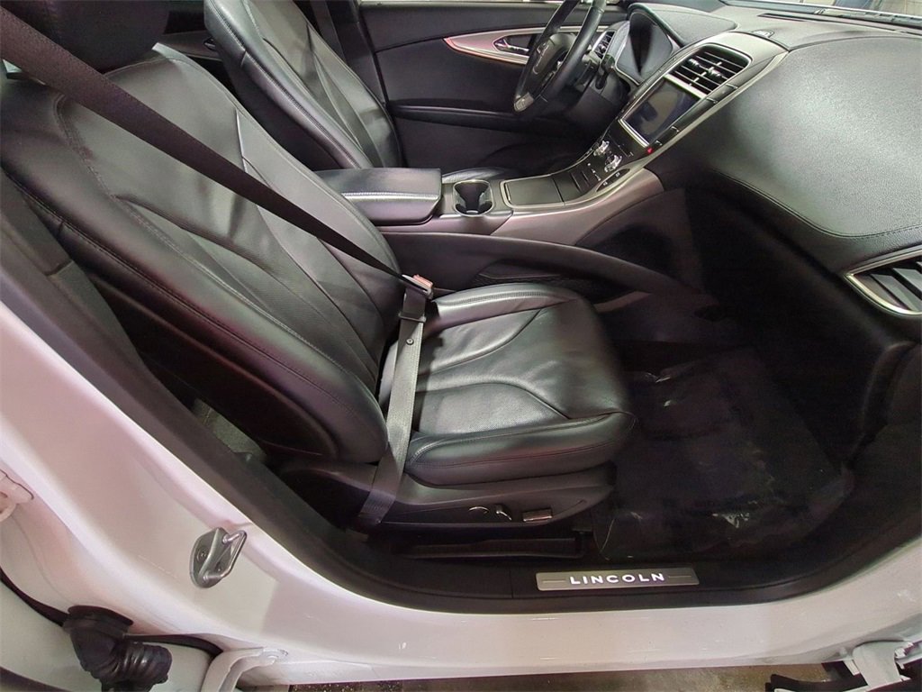 Certified 2020 Lincoln Nautilus Reserve image 32