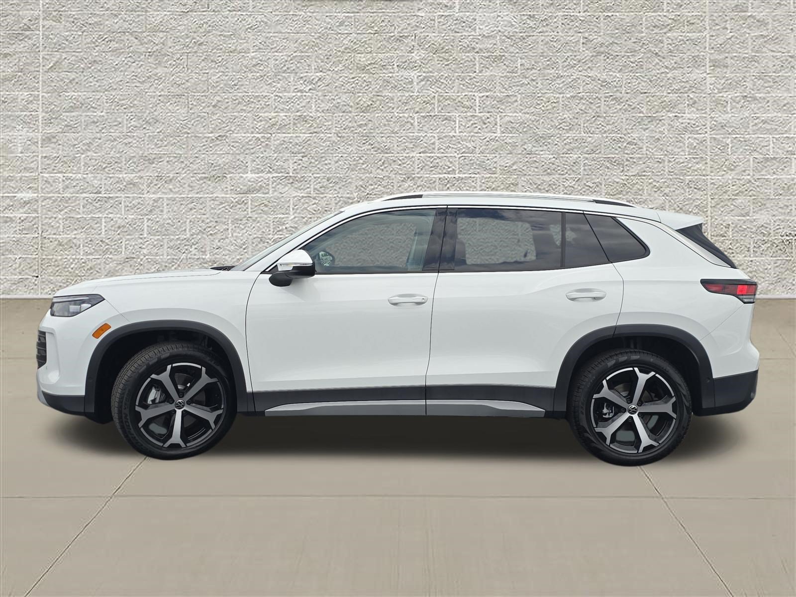 New 2026 Volkswagen Tiguan SE AWD/4WD image 4