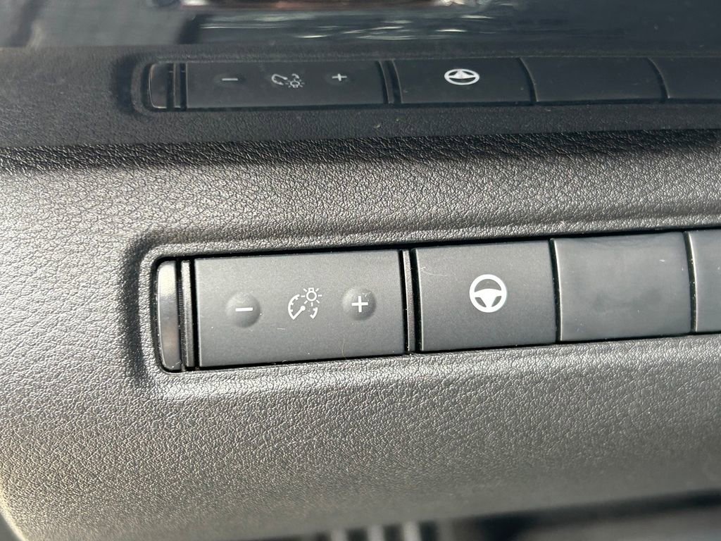 Used 2024 Nissan Pathfinder SV image 26