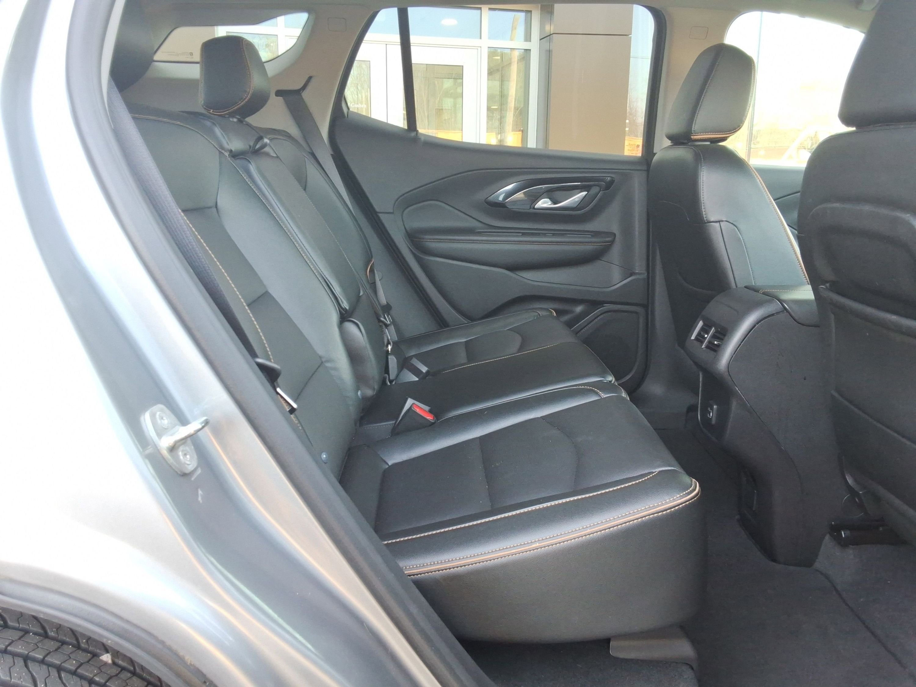Used 2023 GMC Terrain AT4 image 31