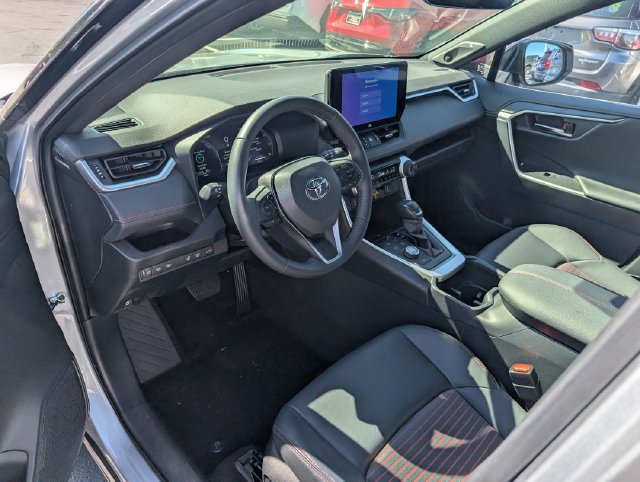 Used 2025 Toyota RAV4 XSE w/ Weather Package AWD/4WD image 13