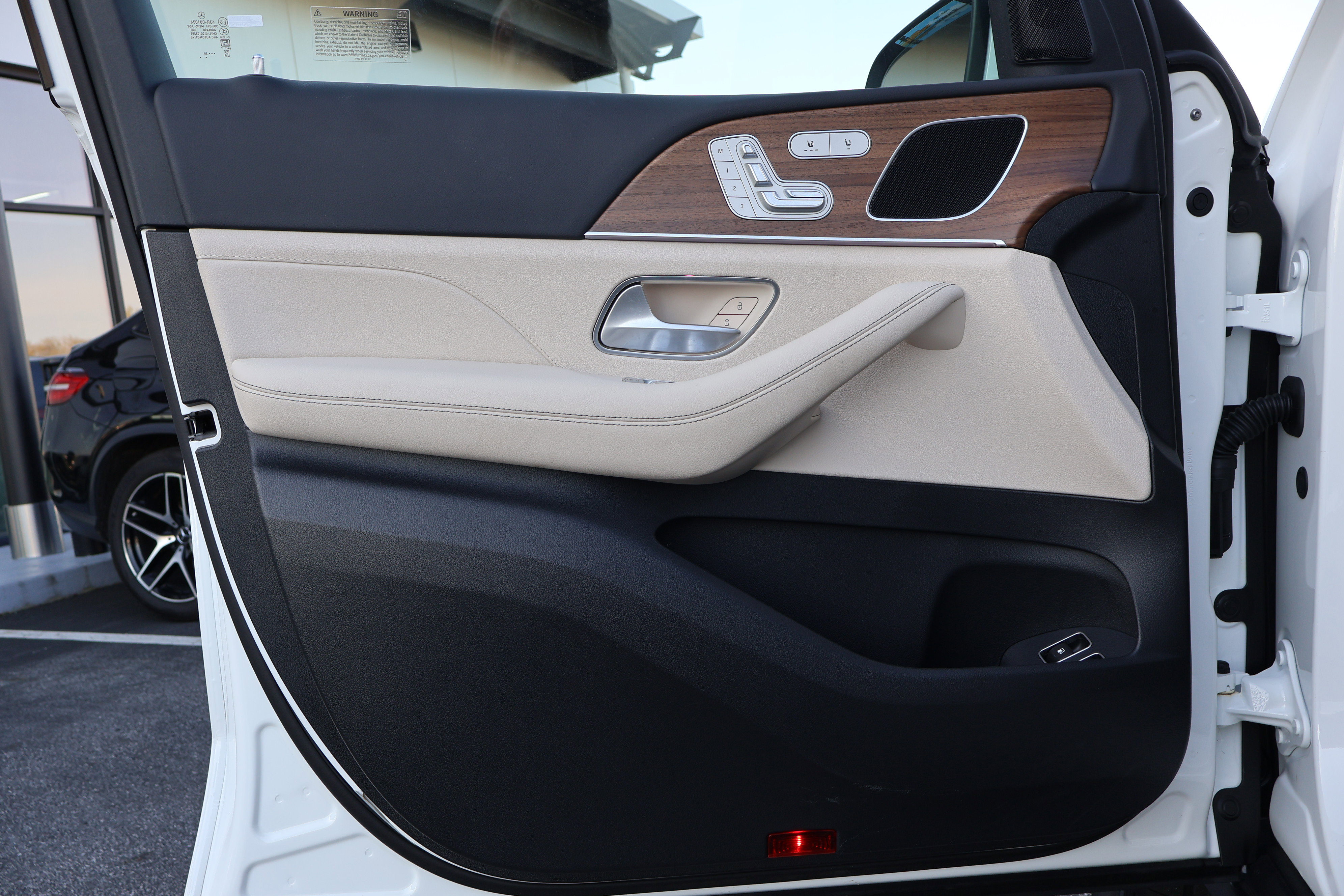 Used 2025 Mercedes-Benz GLE 450e 4MATIC image 15