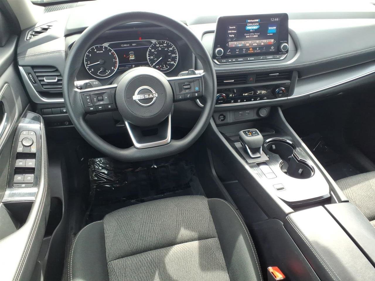 Used 2024 Nissan Rogue SV image 9