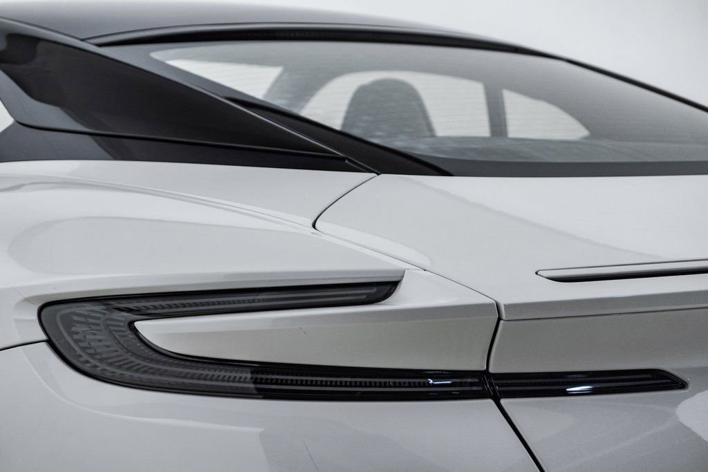 Used 2024 Aston Martin DB12 Coupe image 21