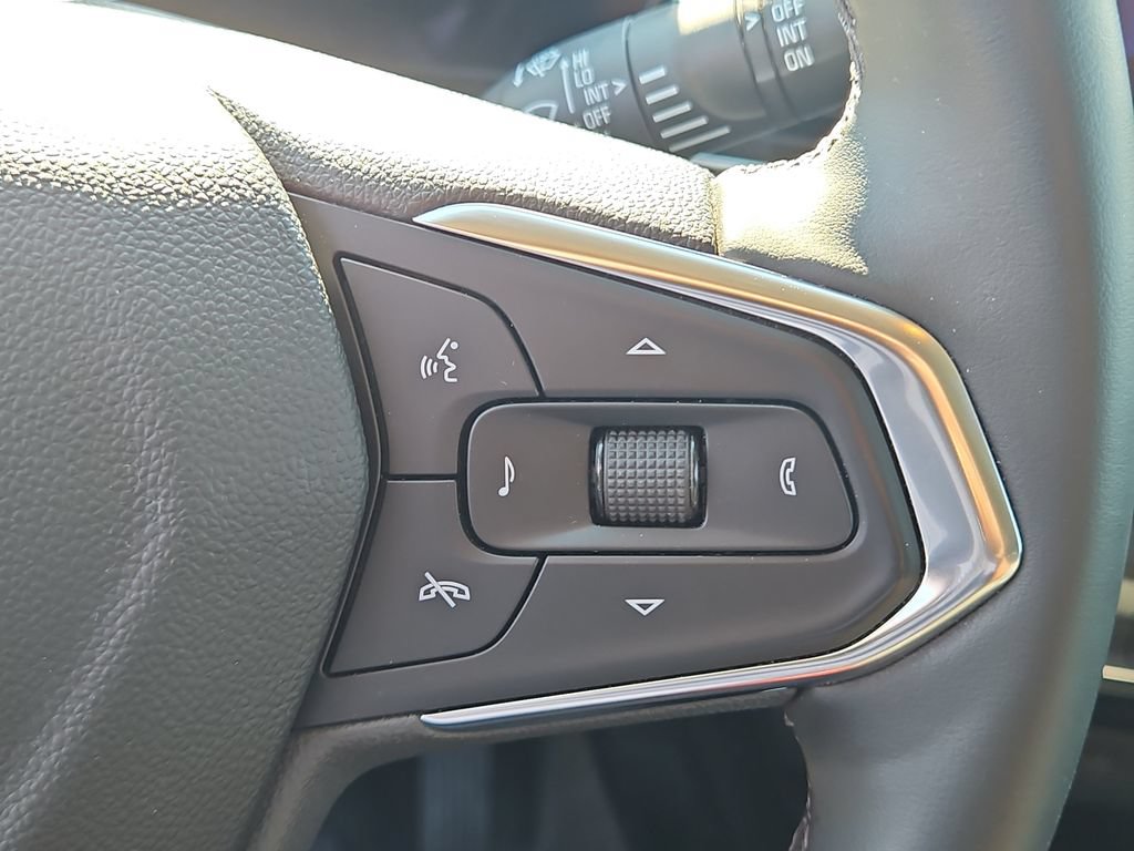 Used 2025 Chevrolet Trax LT w/ Driver Confidence Package FWD image 23