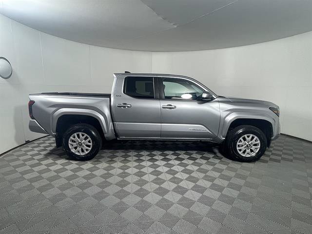 Certified 2024 Toyota Tacoma SR5 AWD/4WD image 8