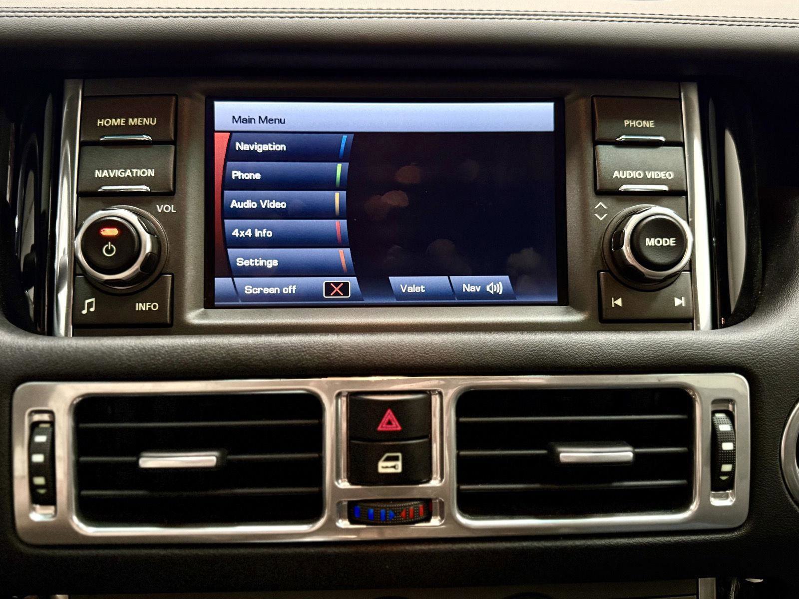 Used 2010 Land Rover Range Rover Supercharged AWD/4WD image 23