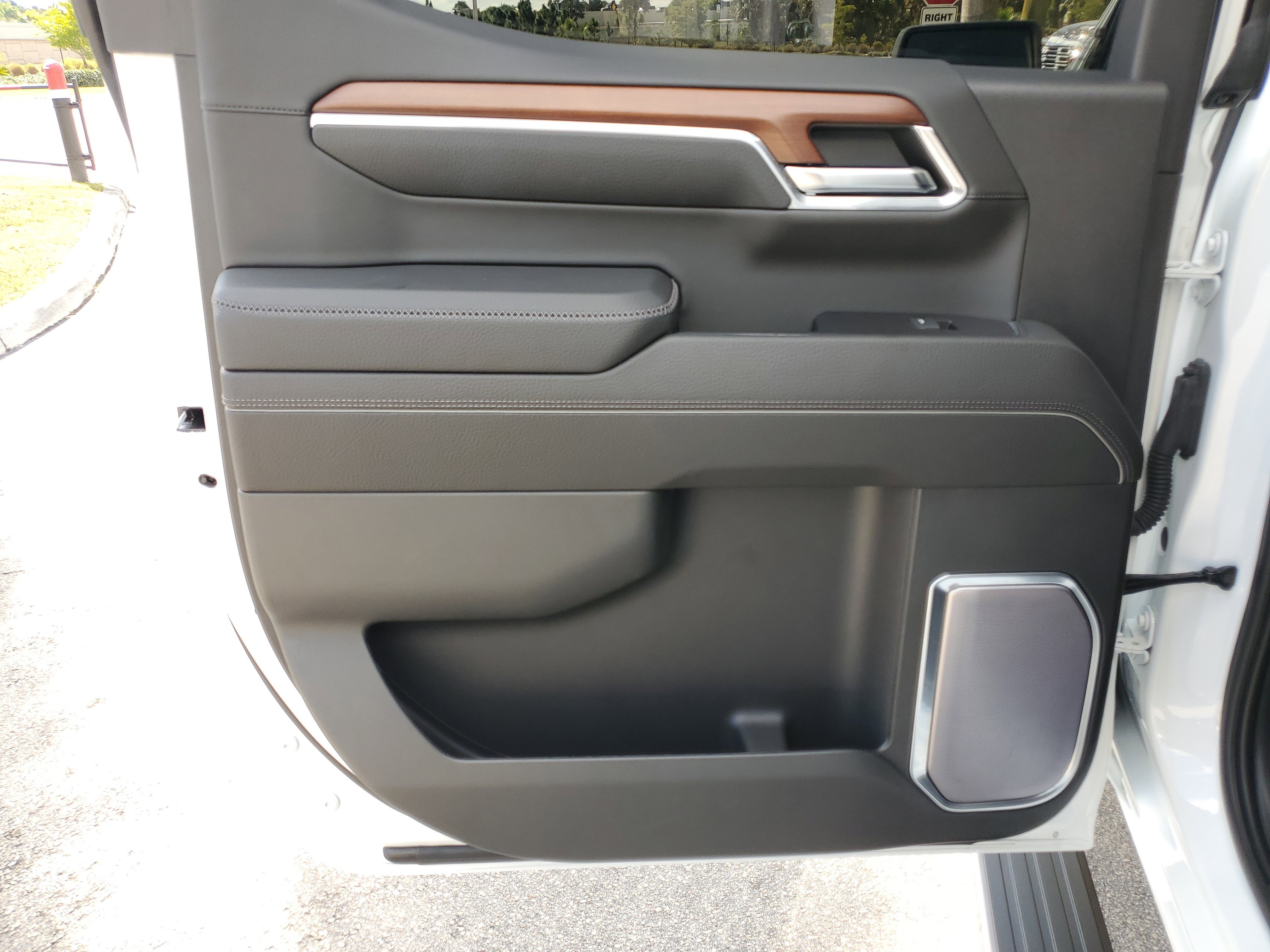 Used 2023 GMC Sierra 1500 Denali w/ Denali Reserve Package image 29