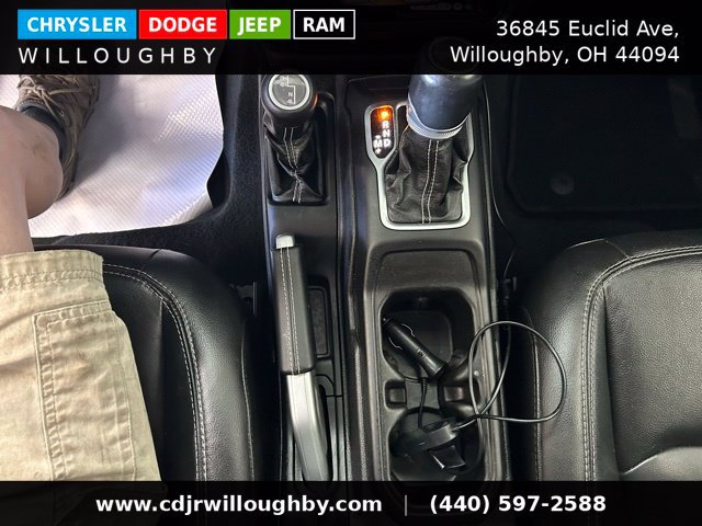 Used 2020 Jeep Wrangler Unlimited Sahara w/ Dual Top Group AWD/4WD image 24