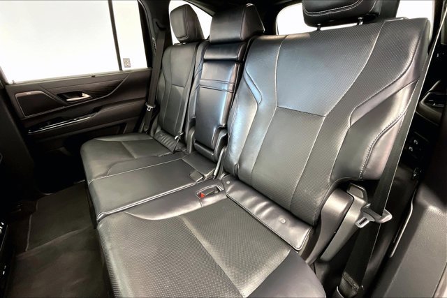 Used 2022 Lexus LX 600 4WD w/ Luxury Package image 20