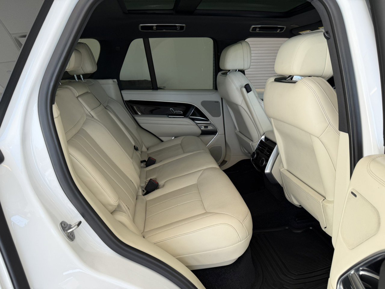 Used 2023 Land Rover Range Rover SE AWD/4WD image 39