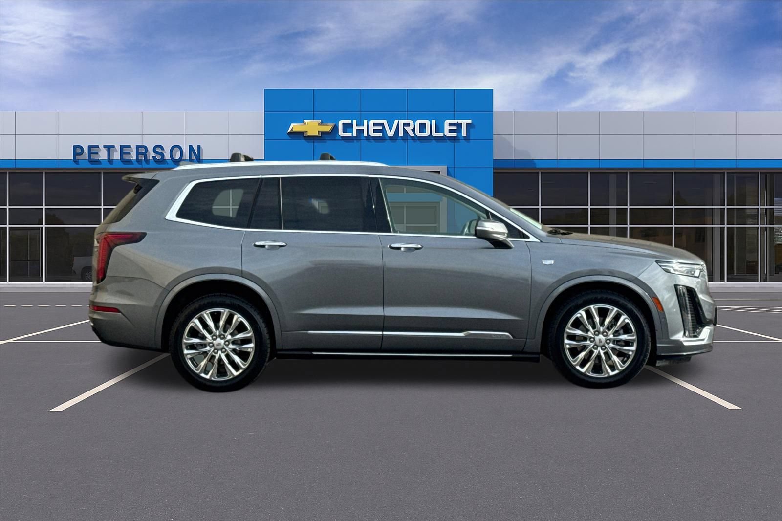 Certified 2021 Cadillac XT6 Premium Luxury w/ LPO, Radiant Package AWD/4WD image 3