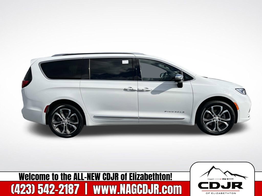 New 2026 Chrysler Pacifica Pinnacle video 2