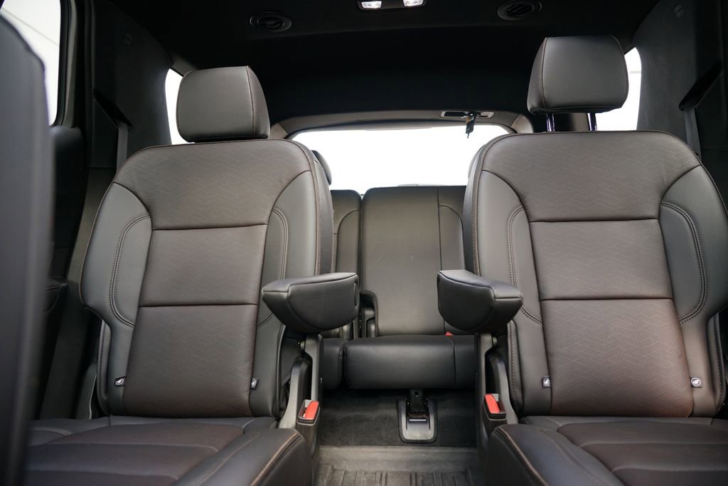 Used 2023 Chevrolet Traverse High Country w/ LPO, Floor Liner Package image 32