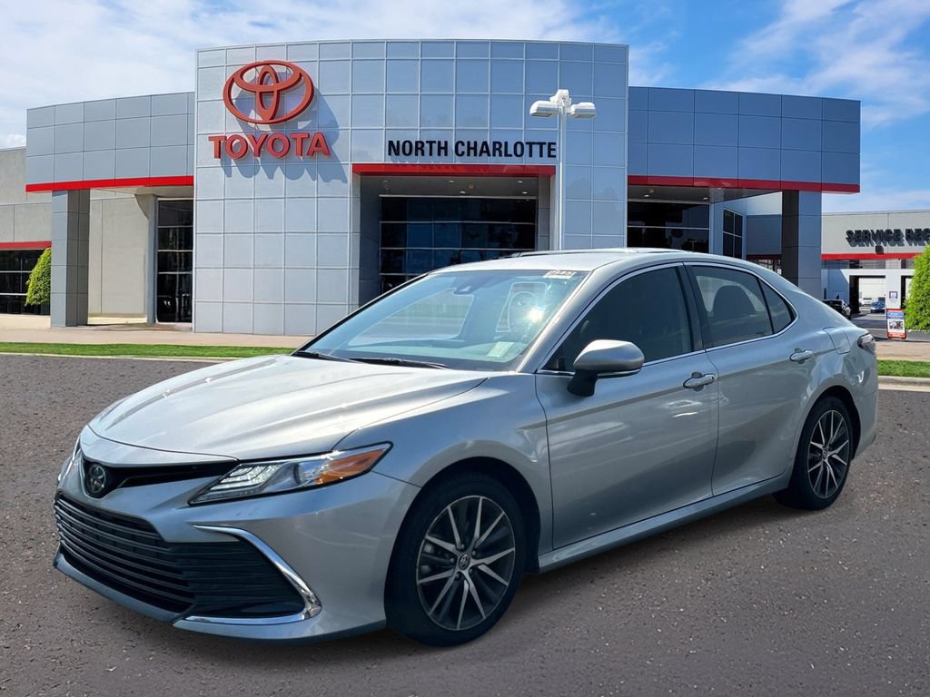 Used 2023 Toyota Camry XLE FWD image 4
