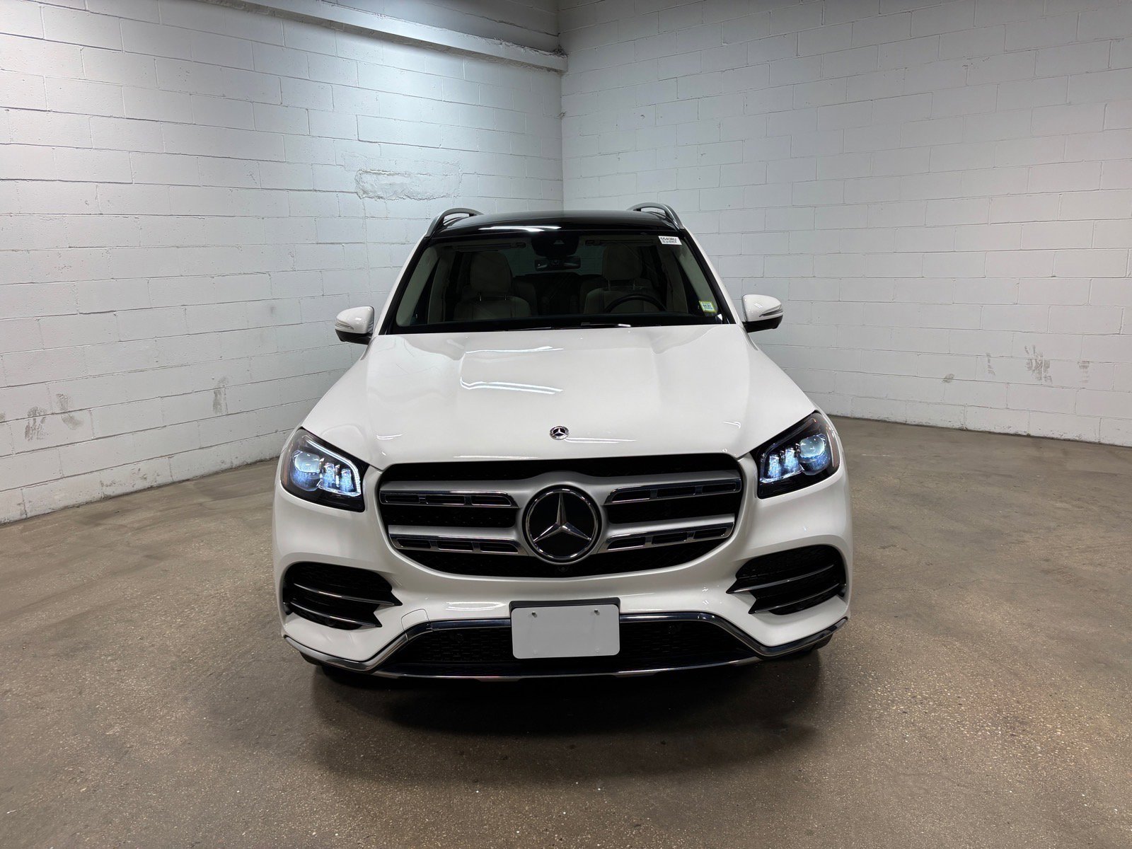 Used 2023 Mercedes-Benz GLS 450 4MATIC image 3