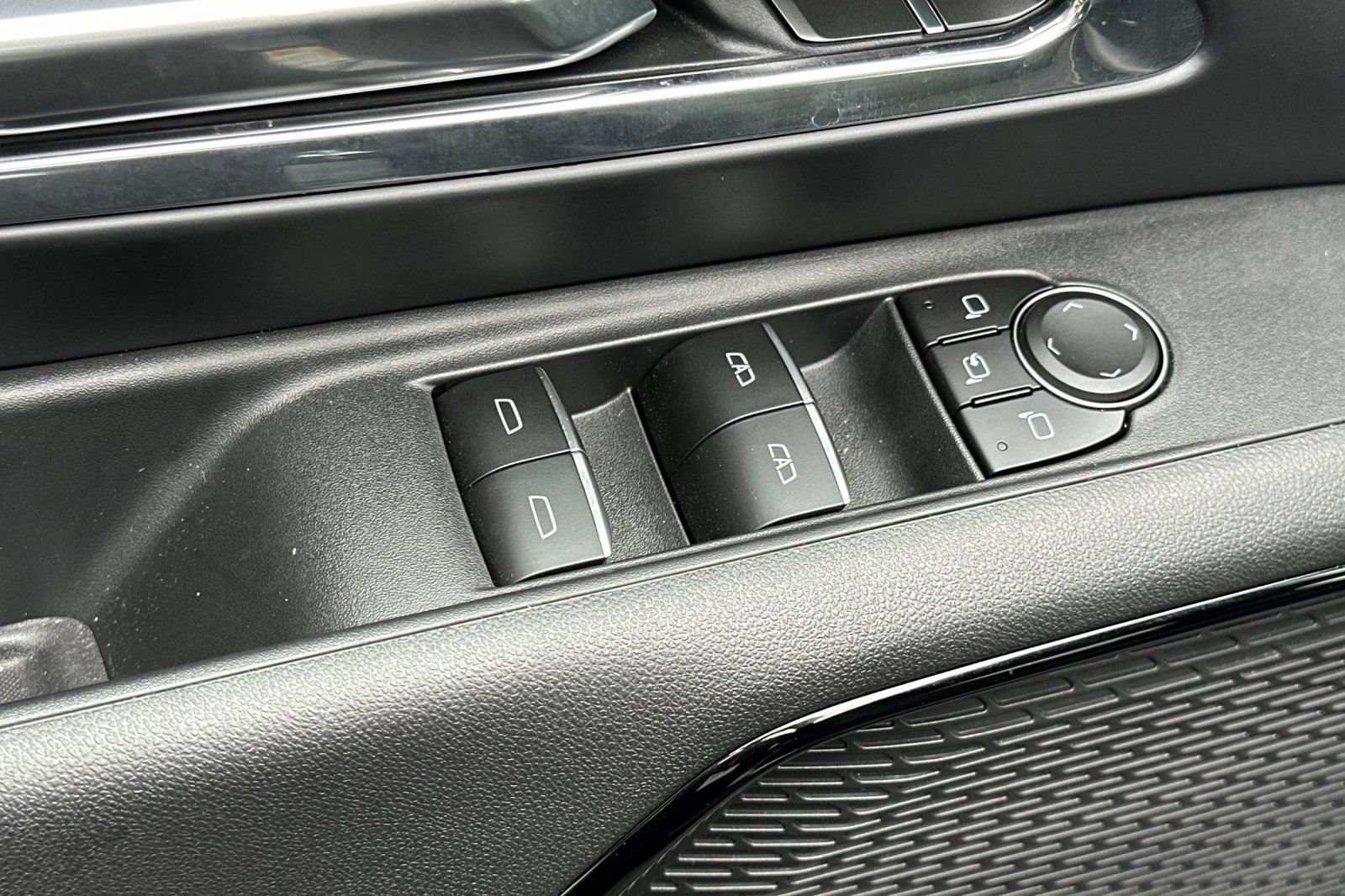 Used 2026 Chevrolet Silverado EV Trail Boss w/ Plus Package image 13