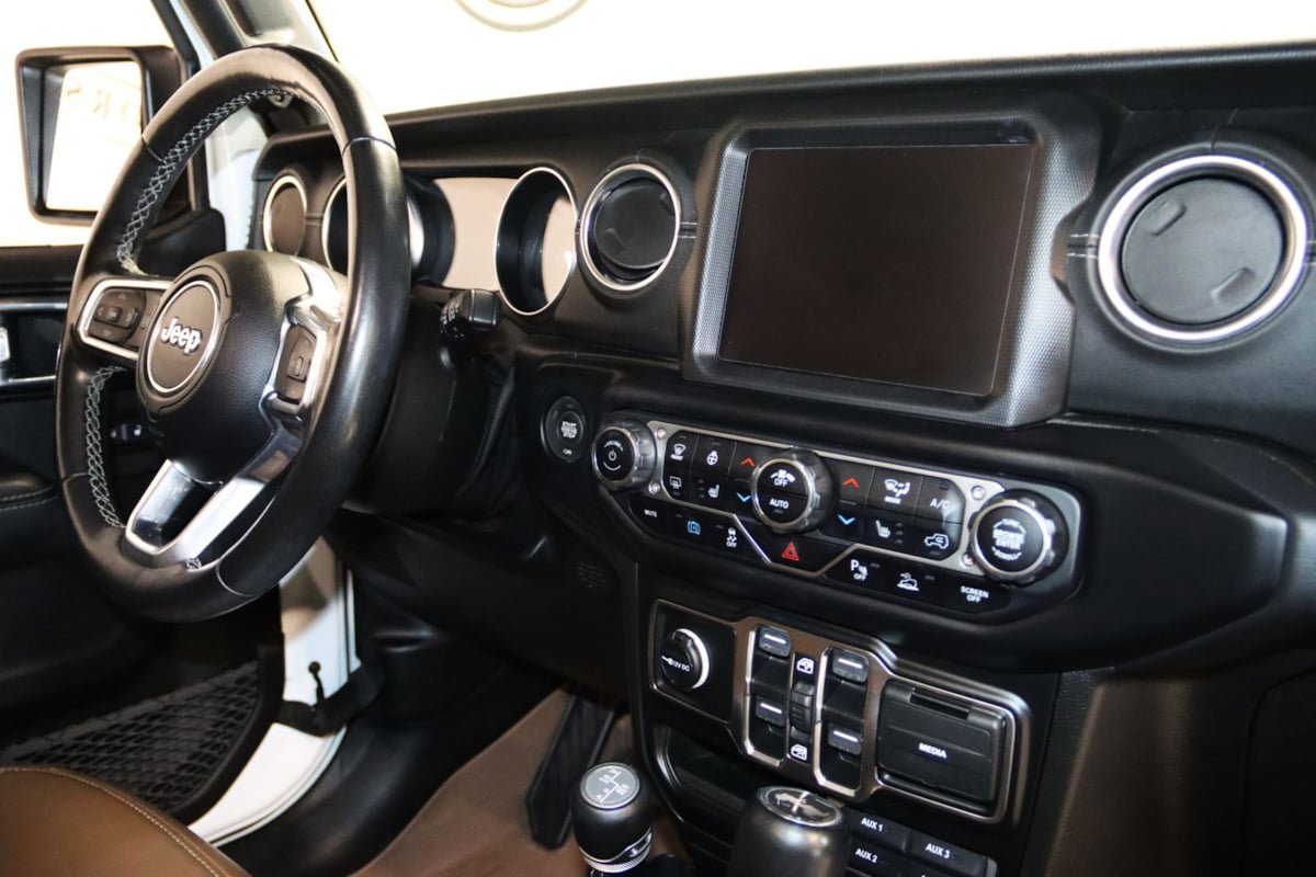 Used 2021 Jeep Wrangler Unlimited Sahara w/ Dual Top Group AWD/4WD image 70