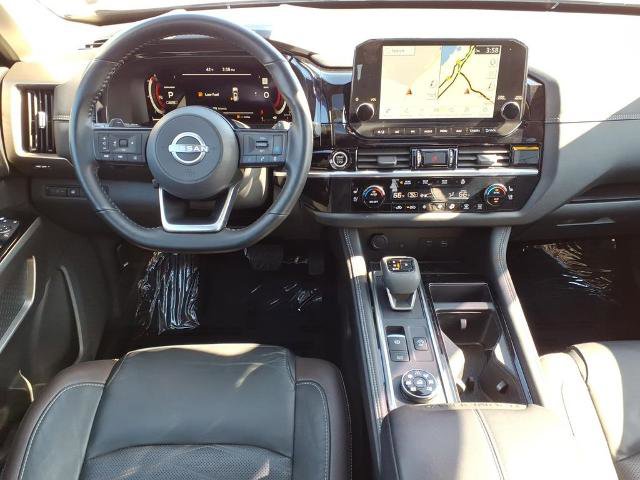 Certified 2023 Nissan Pathfinder Platinum w/ Black Appearance Package AWD/4WD image 17