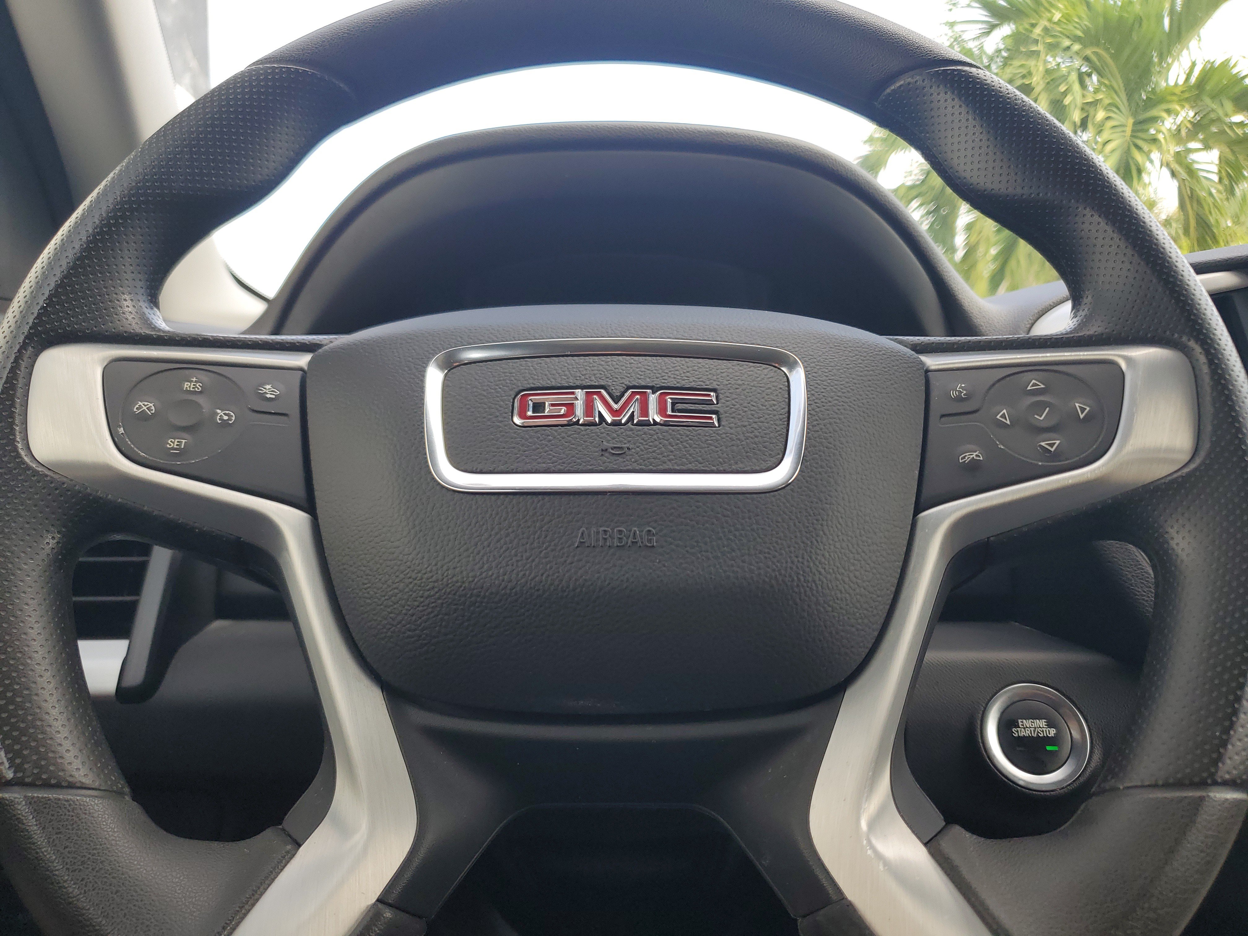 Used 2024 GMC Terrain SLE w/ Driver Convenience Package FWD image 22
