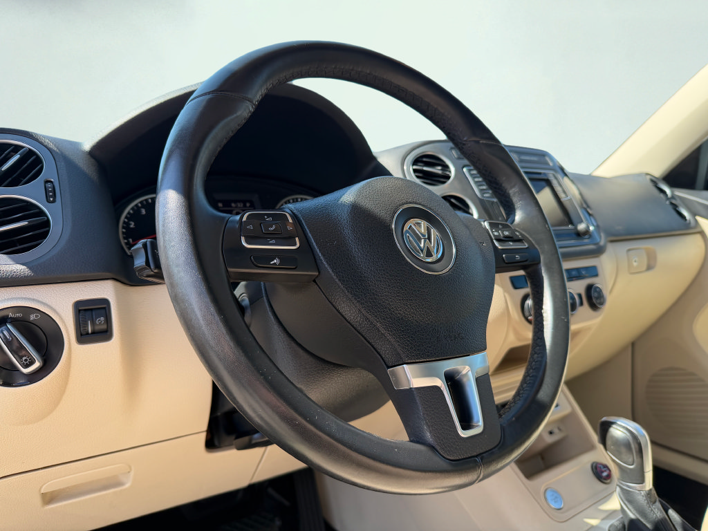 Used 2017 Volkswagen Tiguan Wolfsburg Edition FWD image 27