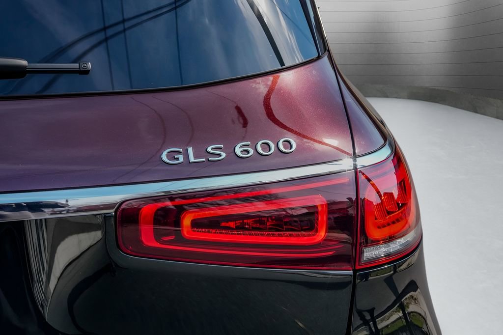 Used 2023 Mercedes-Benz Maybach GLS 600 4MATIC image 4