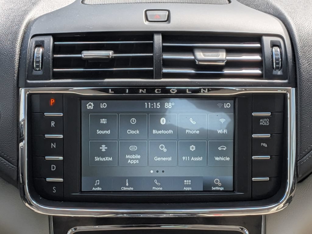 Used 2019 Lincoln Continental Premiere FWD image 19