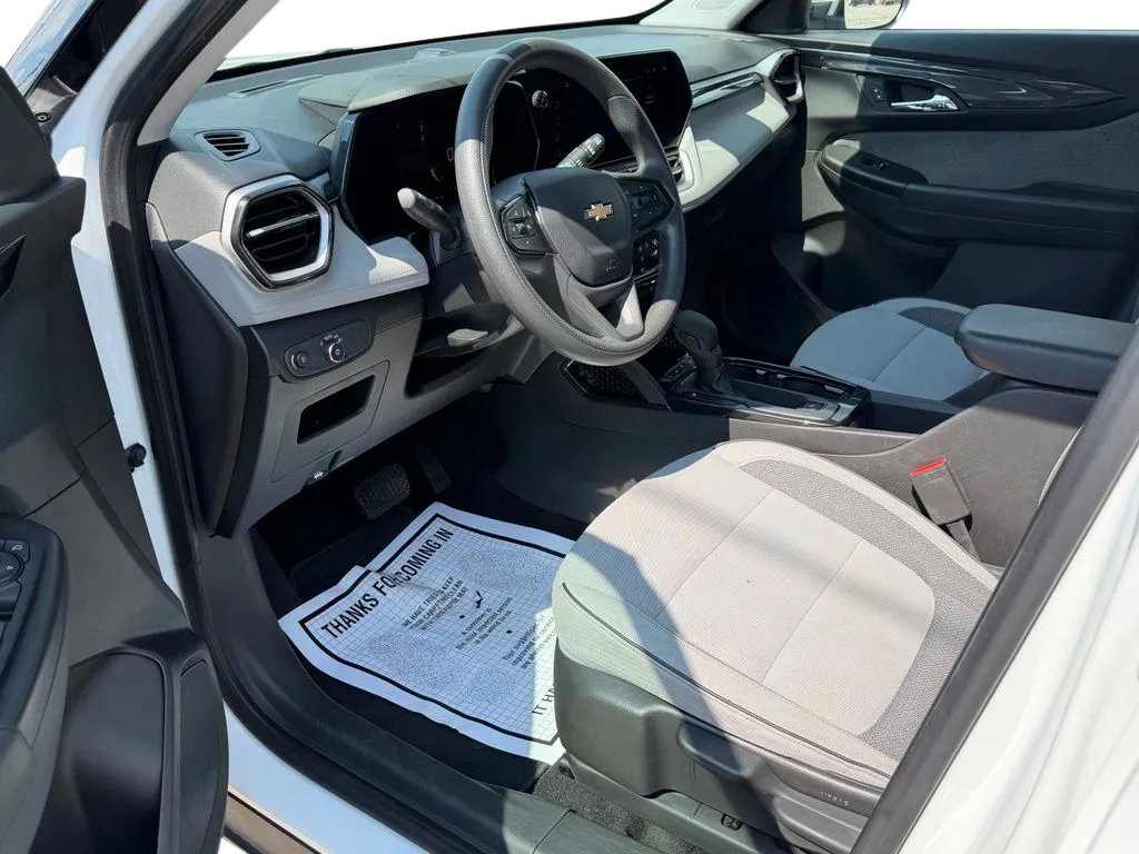 Used 2024 Chevrolet TrailBlazer LT AWD/4WD image 11