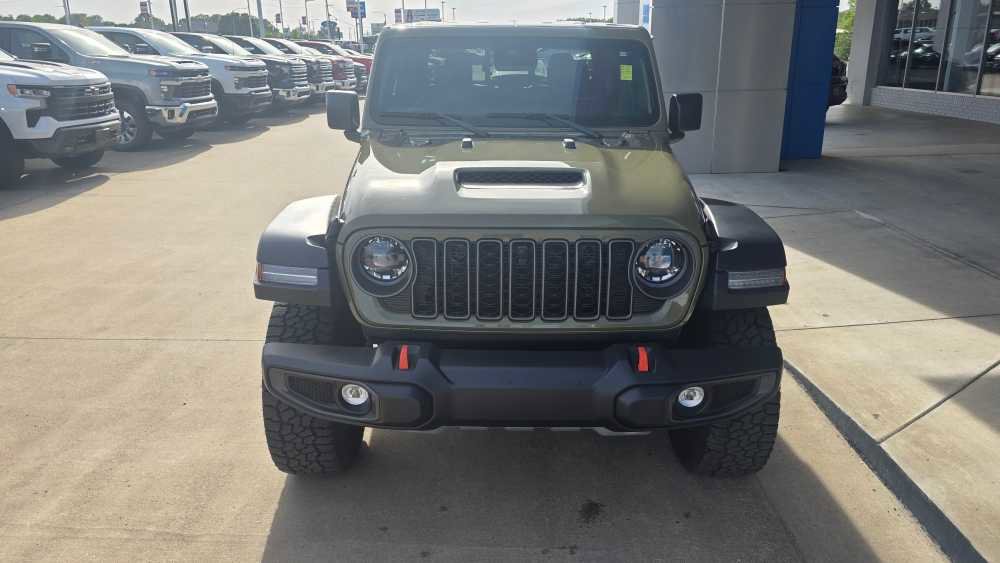 Used 2025 Jeep Gladiator Mojave w/ Convenience Group AWD/4WD image 8