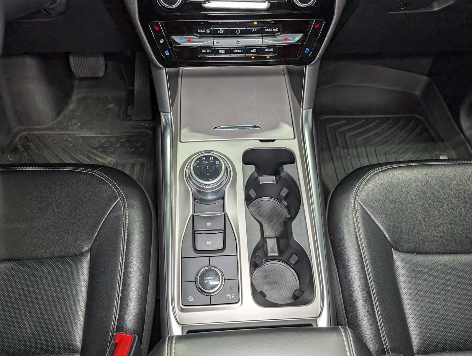 Used 2022 Ford Explorer Limited w/ Equipment Group 301A AWD/4WD image 13