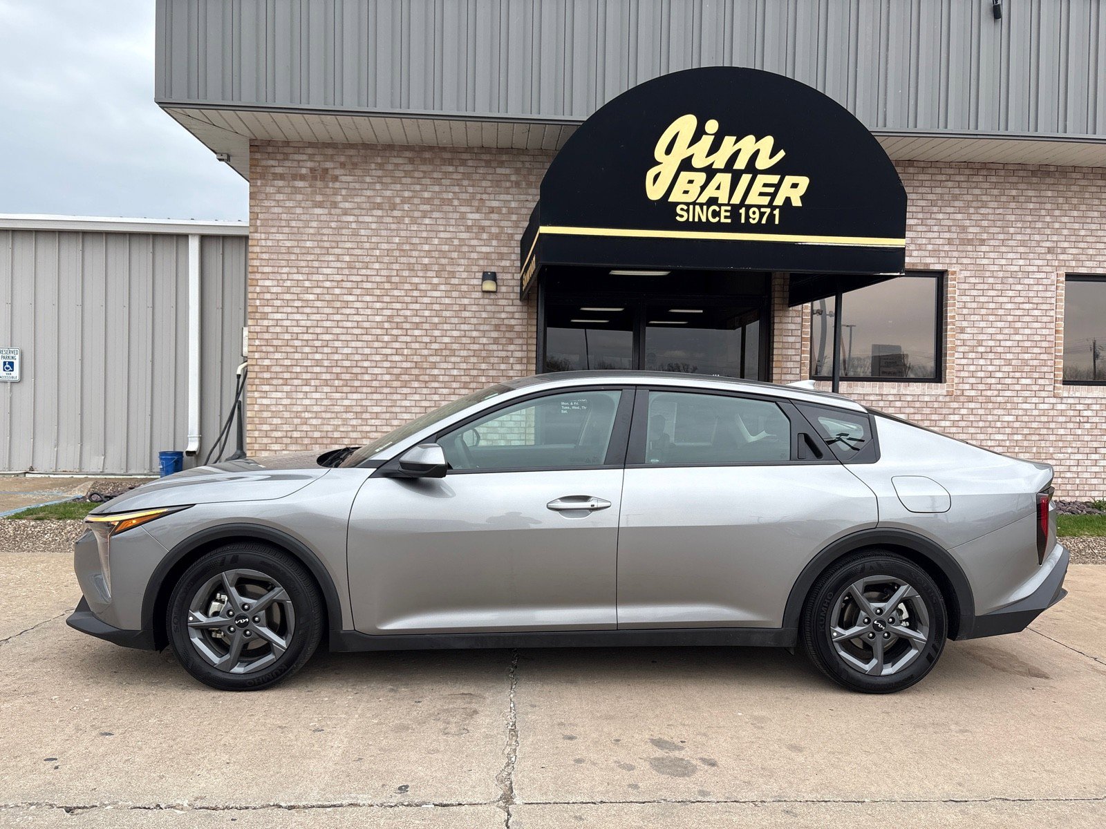 Used 2025 Kia K4 LXS image 2