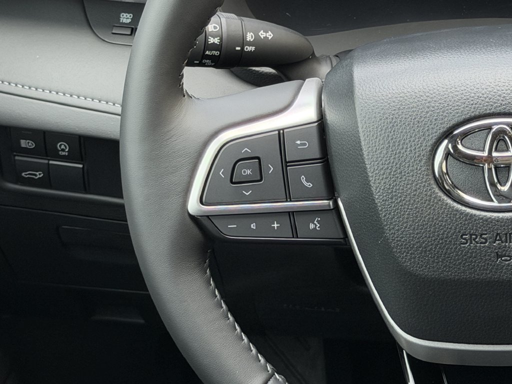 Used 2026 Toyota Highlander XSE AWD/4WD image 14