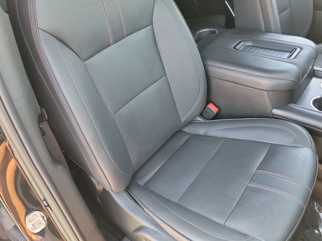 Used 2024 Chevrolet Suburban RST w/ Luxury Package AWD/4WD image 21