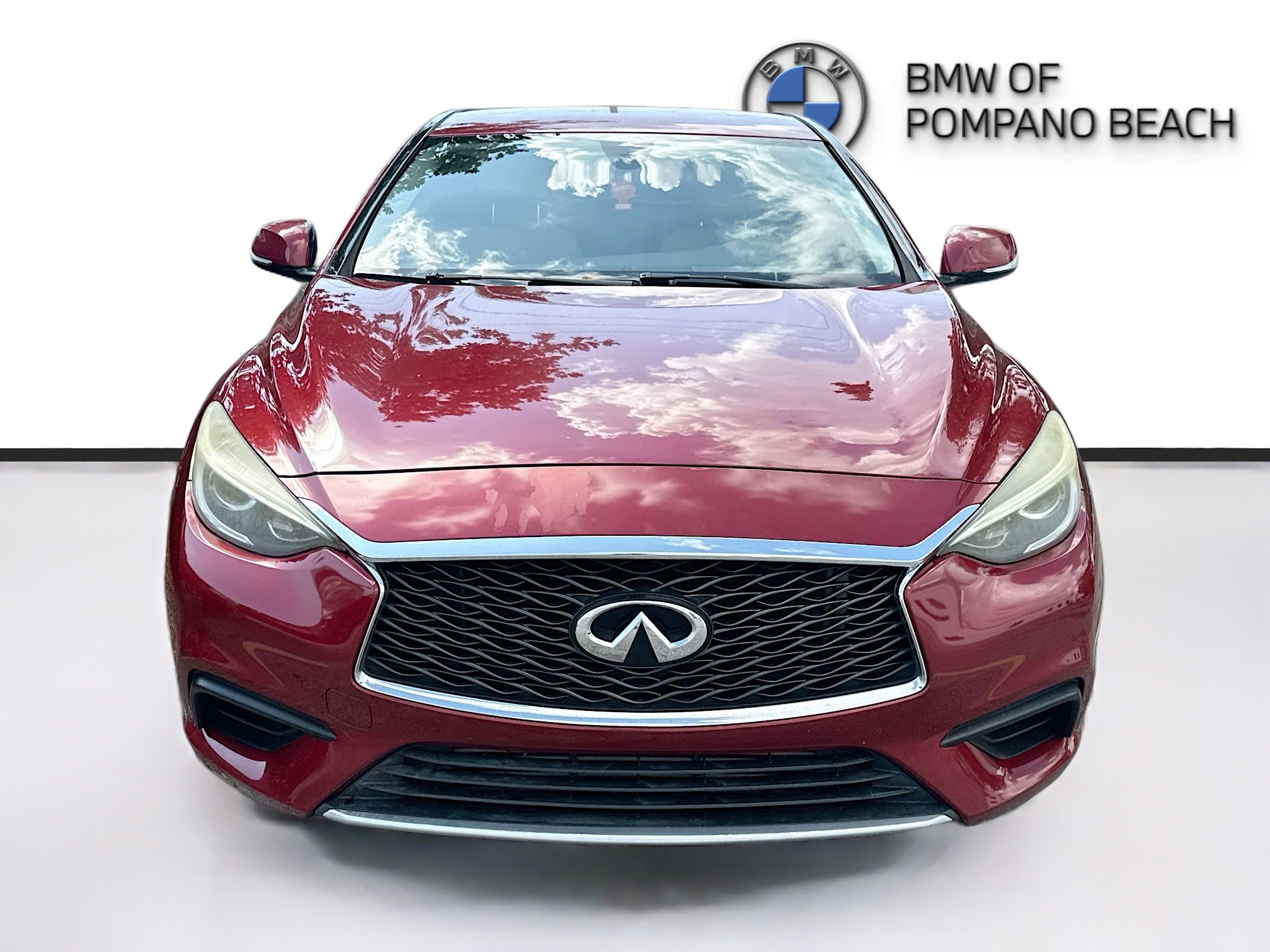 Used 2018 INFINITI QX30 w/ Cargo Package image 2