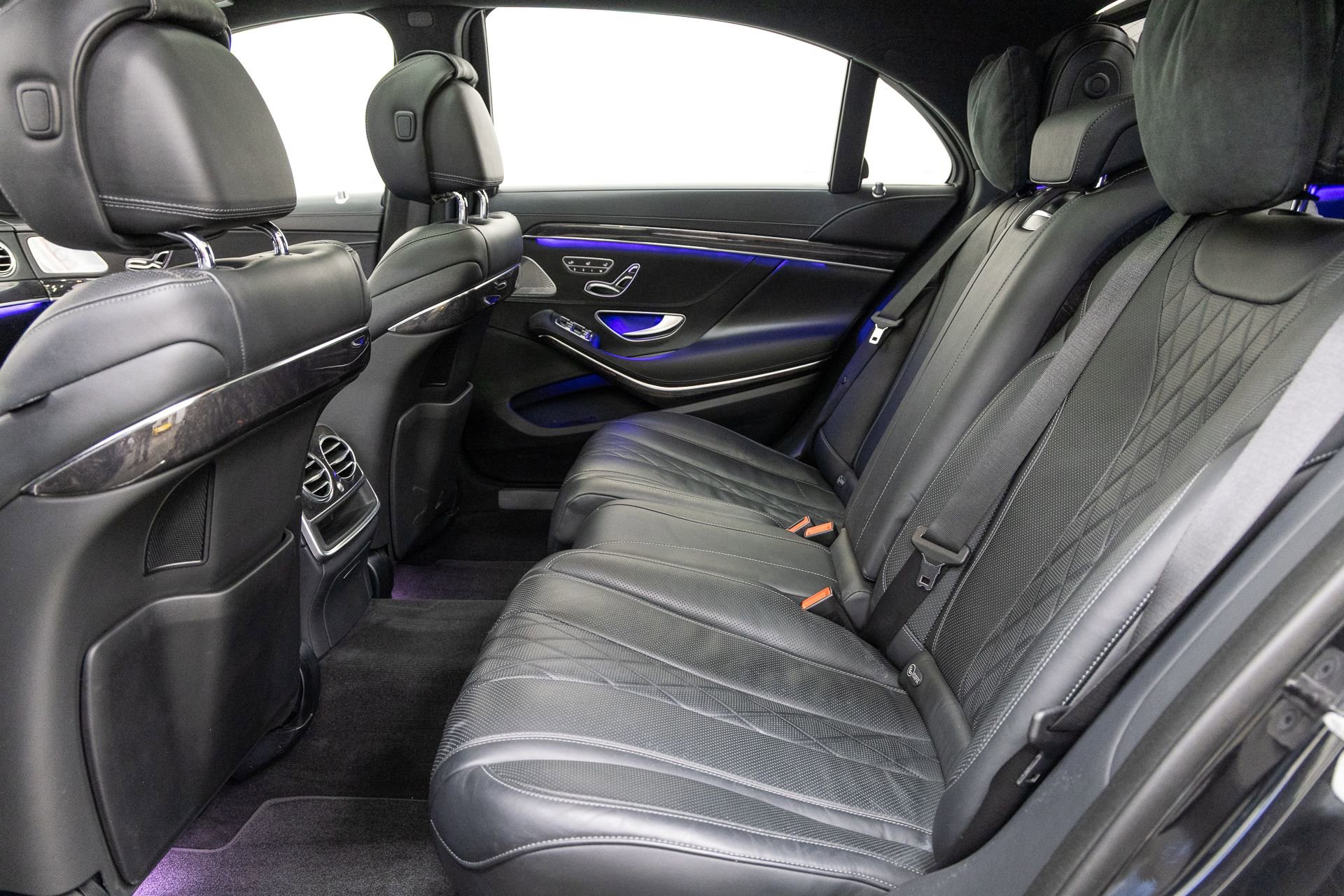 Used 2018 Mercedes-Benz S 560 4MATIC Sedan w/ AMG Line Exterior image 8