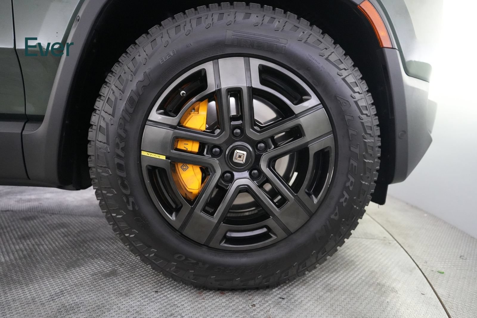 Used 2023 Rivian R1S Adventure AWD/4WD image 20