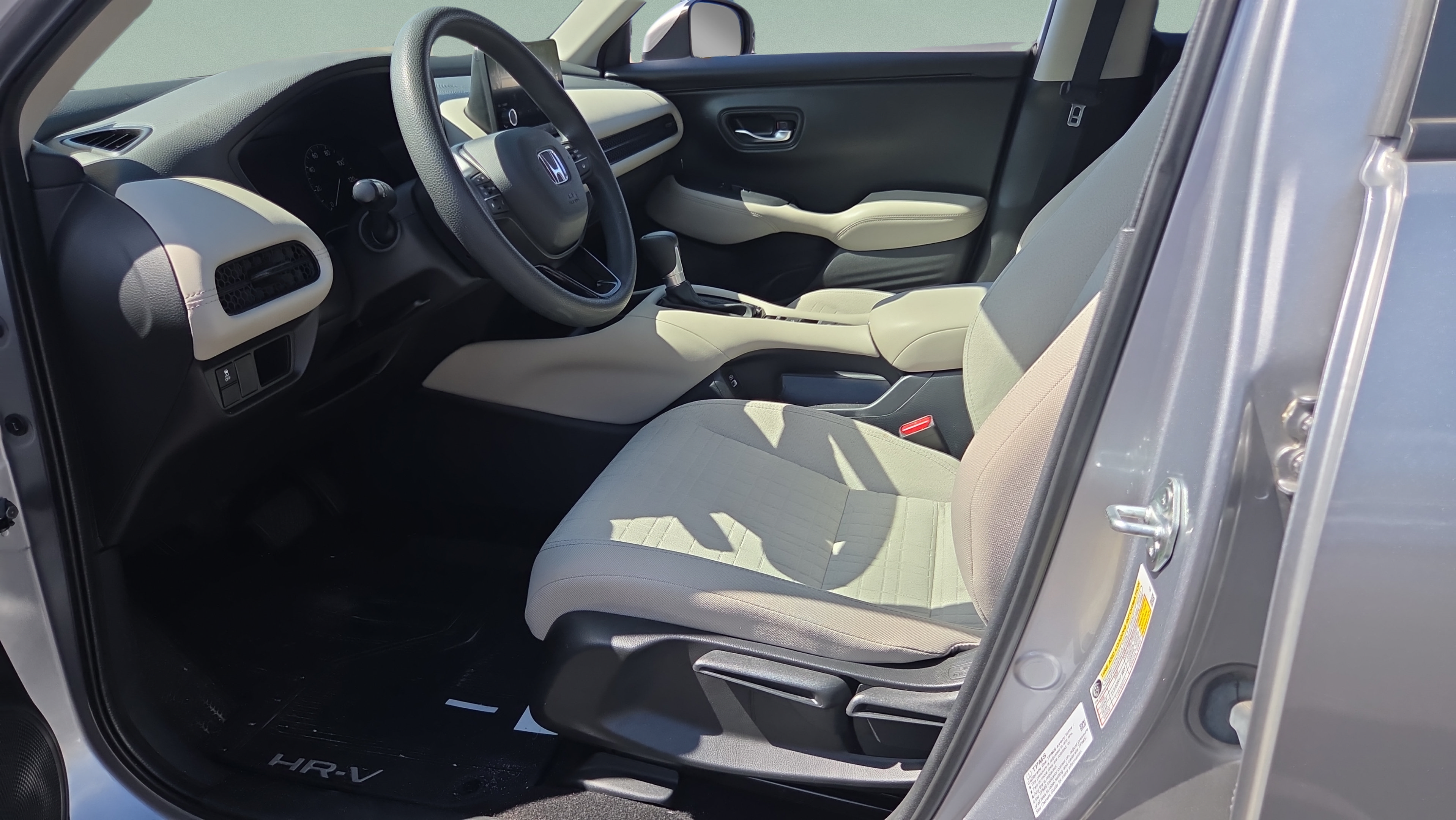 Certified 2023 Honda HR-V LX image 9
