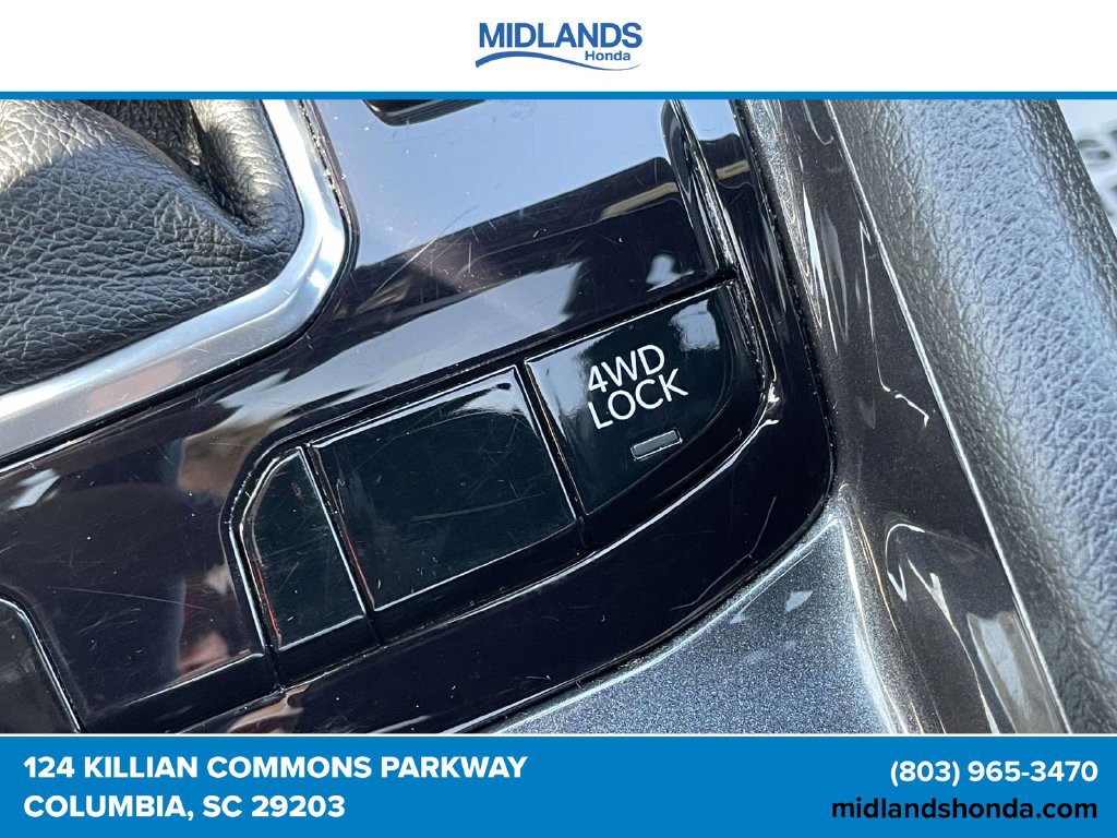 Used 2025 Jeep Compass Latitude w/ Sun & Sound Group AWD/4WD image 33