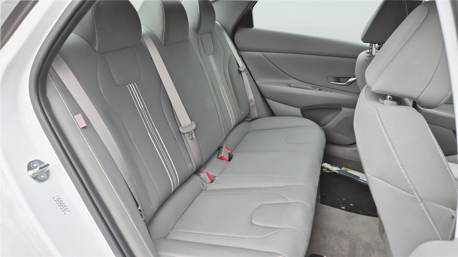 Used 2024 Hyundai Elantra SEL FWD image 15