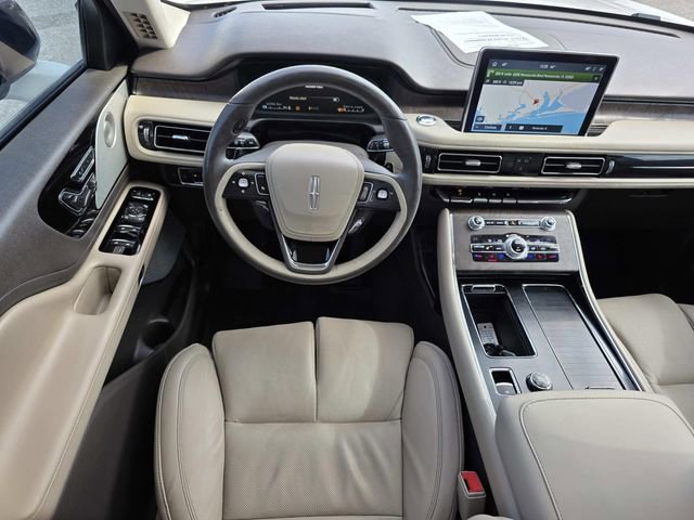 Used 2020 Lincoln Aviator Reserve w/ Equipment Group 202A image 6