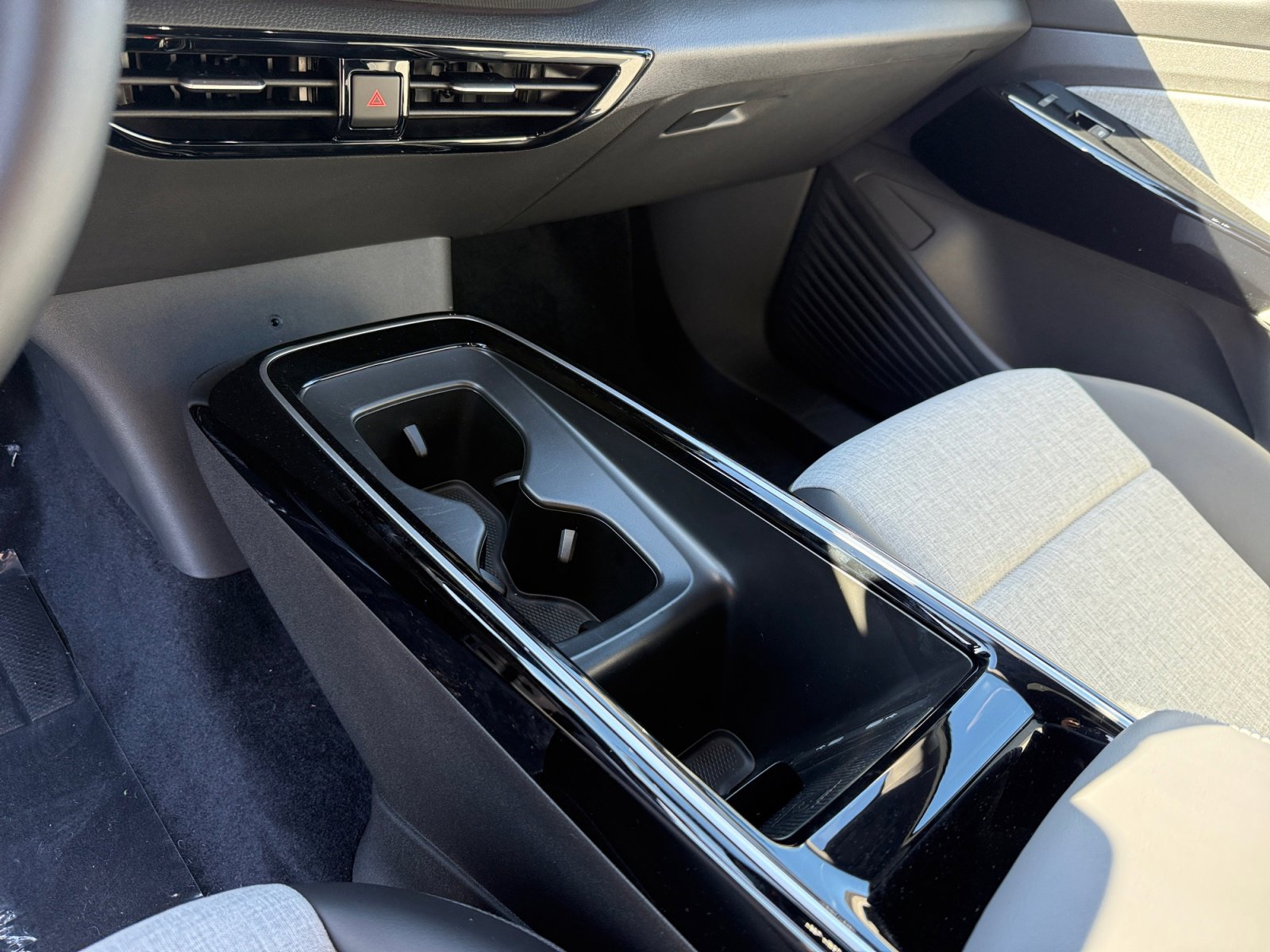 New 2025 Volkswagen ID.4 Pro RWD image 13
