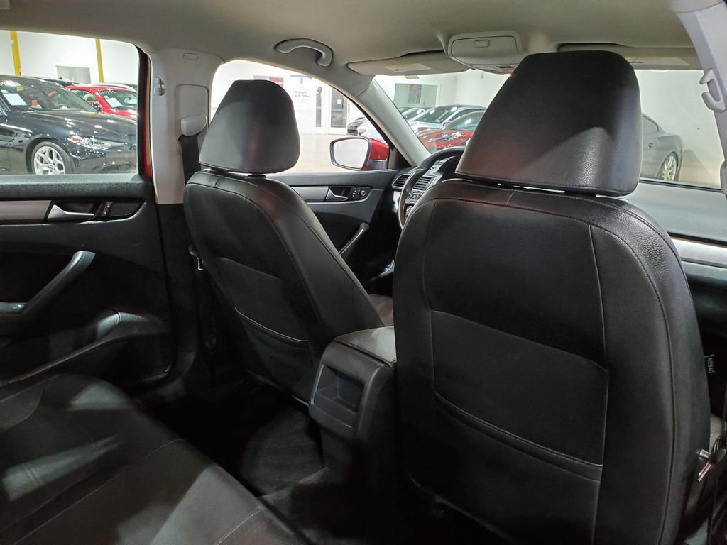 Used 2015 Volkswagen Passat 1.8T Wolfsburg Edition image 22