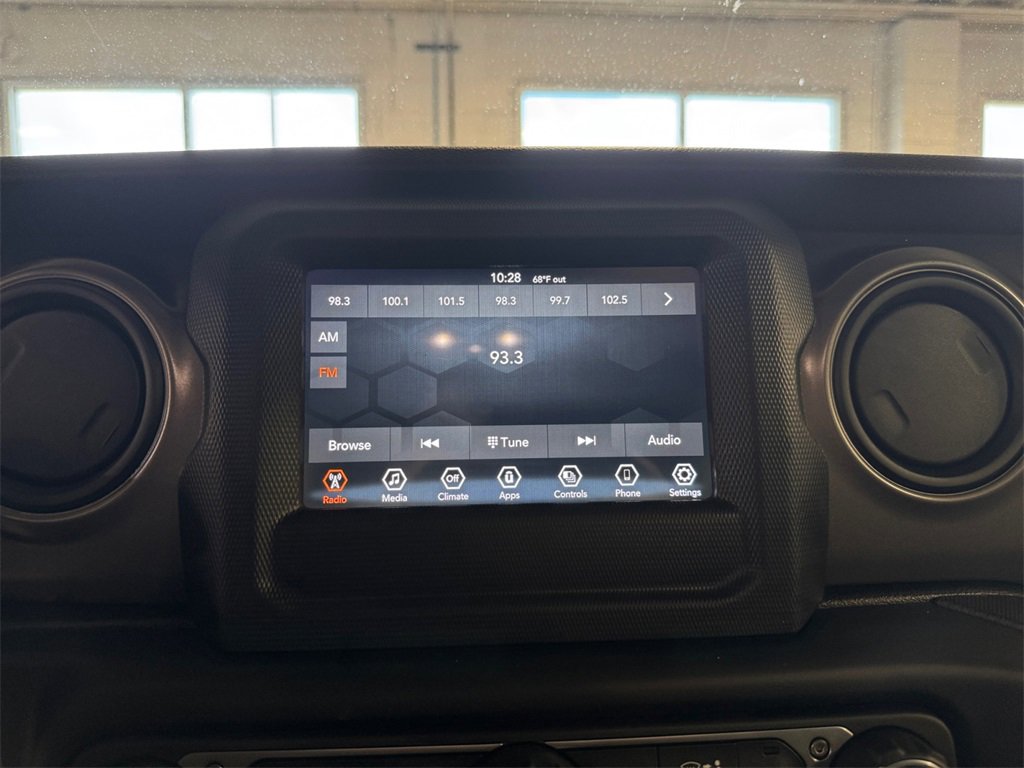 Used 2023 Jeep Gladiator Sport image 17