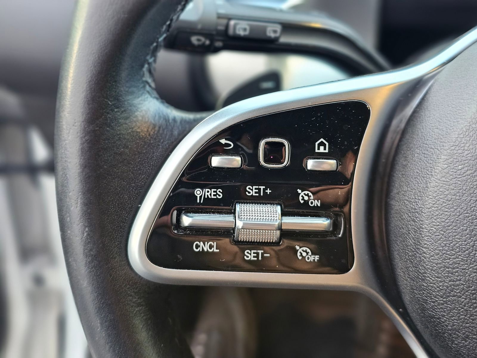 Used 2022 Mercedes-Benz GLB 250 4MATIC image 17